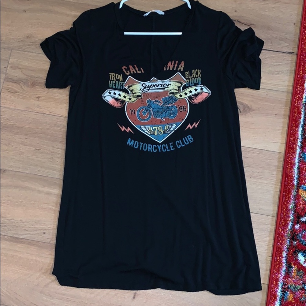 Amante Oversized Motorcycle Club V Neck